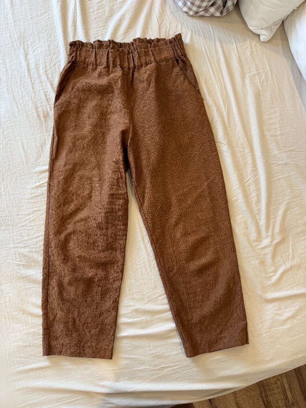 Ankle trousers with paperbag waist